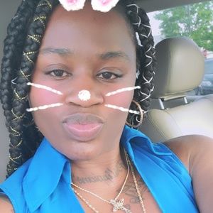 Meet your Posher, Toya